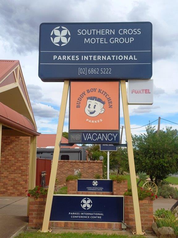 Parkes International Motor Inn in Parkes, Australia
