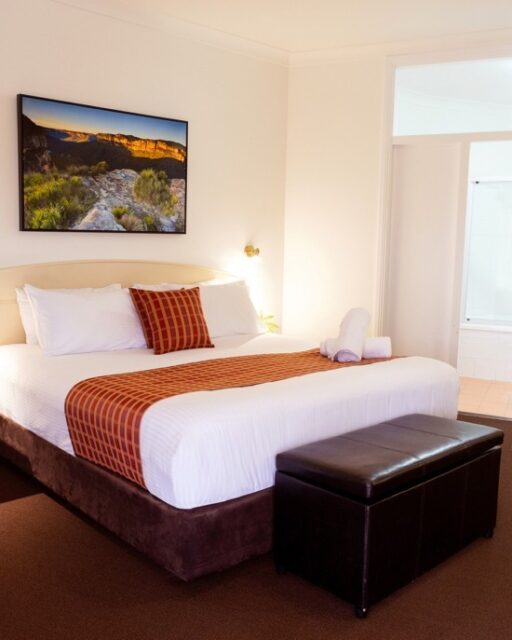 🛏️ Comfort, style, and space. Our rooms are designed to make every stay feel like home. ✨
Images featured from our property in Lithgow, Bowen Inn Motel.