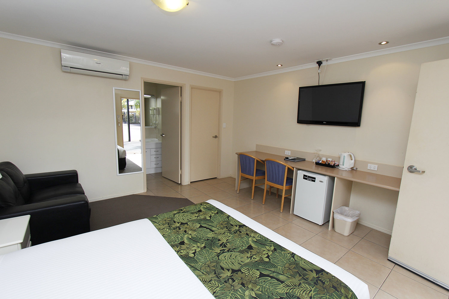 The Palms Motel - Chinchilla Accommodation - Southern Cross Motel Group